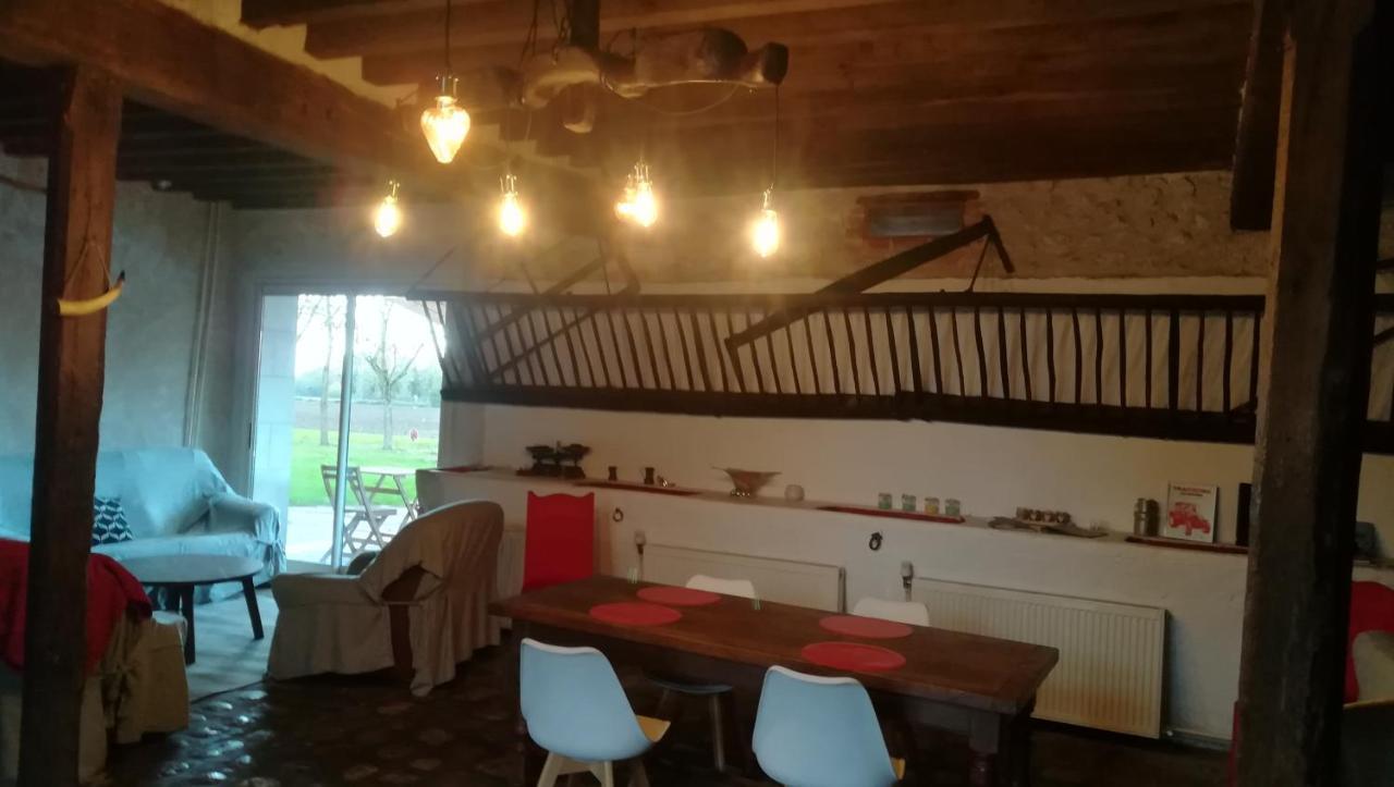 La Ferme De L'Isle Et Sa Roulotte Bed & Breakfast Avaray Luaran gambar