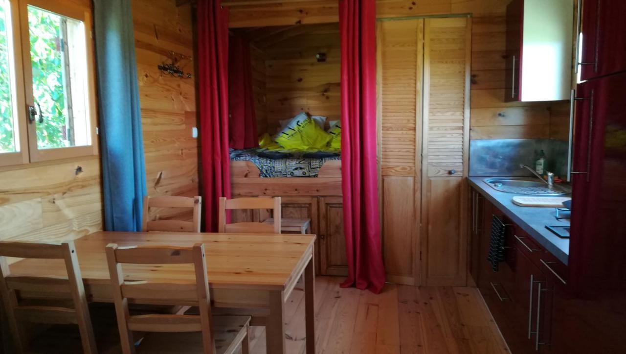 La Ferme De L'Isle Et Sa Roulotte Bed & Breakfast Avaray Luaran gambar