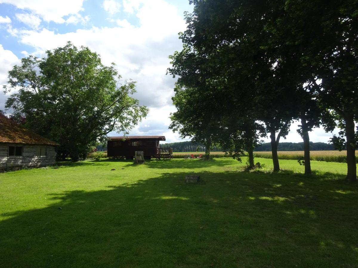 La Ferme De L'Isle Et Sa Roulotte Bed & Breakfast Avaray Luaran gambar